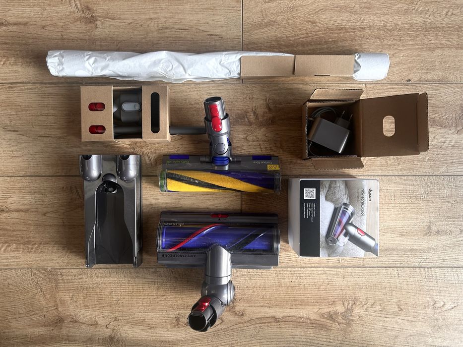 Dyson v15 detected absolute z nowymi szczotkami