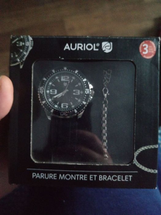 Новый набор часы AURIOL +цепочка на руку