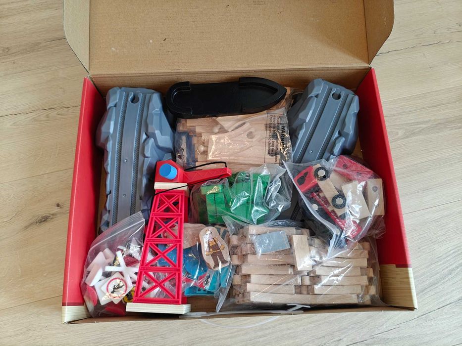 80 деталей+поезд, Новая! Детская деревянная железная дорога игра для д