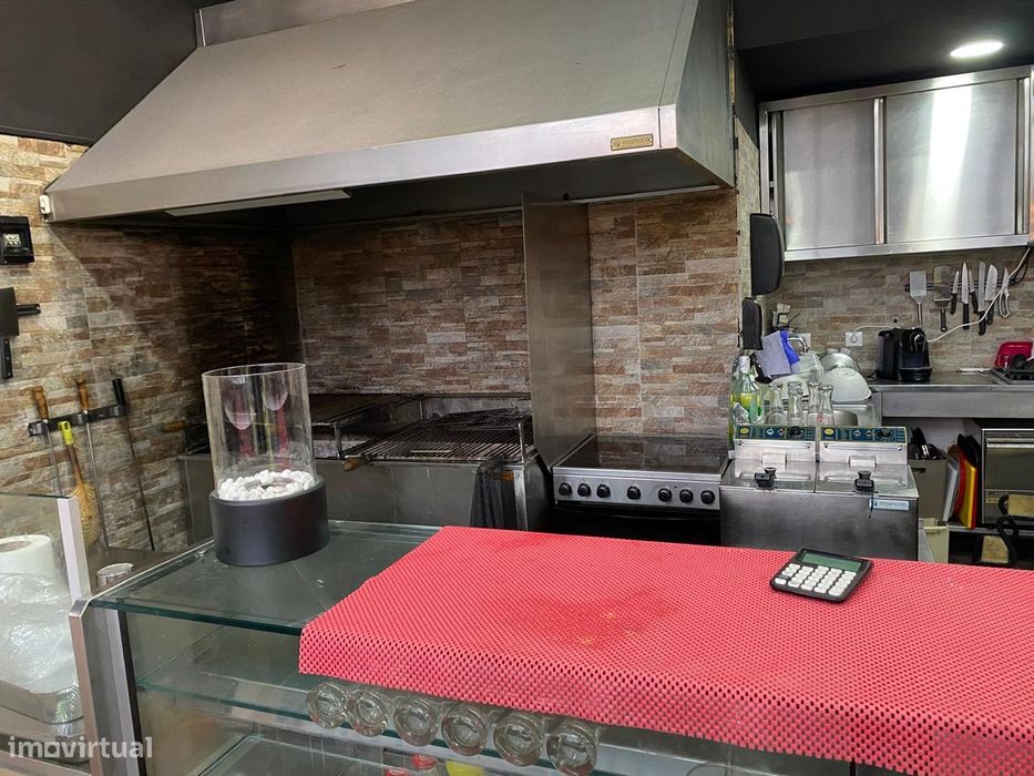 Arrenda-se churrasqueira na Rinchoa