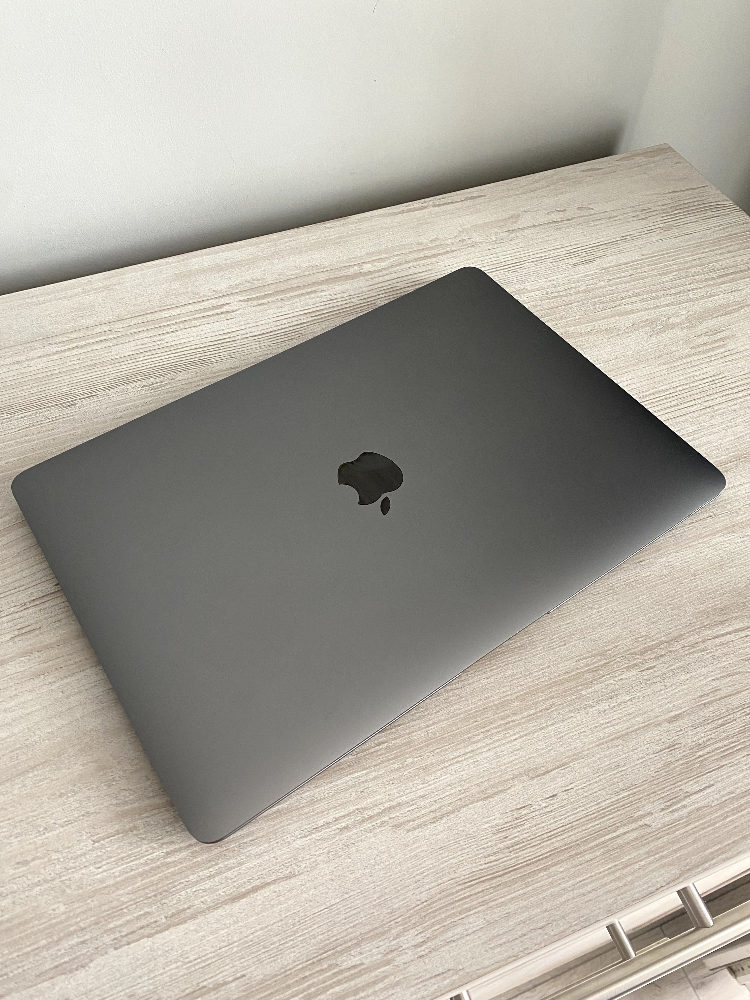 Ноутбук MacBook Air M1 8/256 Space Gray