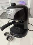 Продається ріжкова кавоварка Delonghi