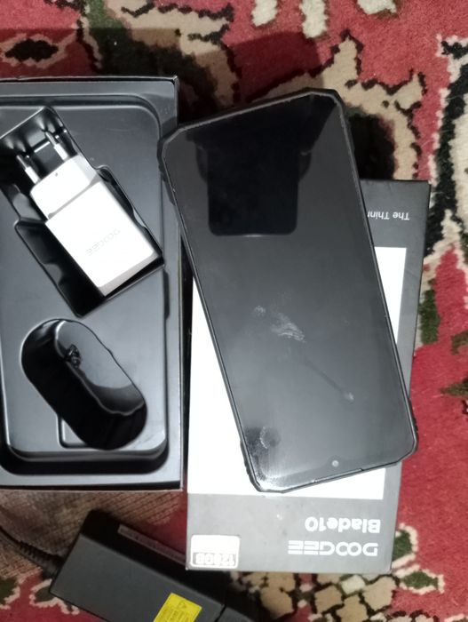 Продам телефон DOOGEE Blade10