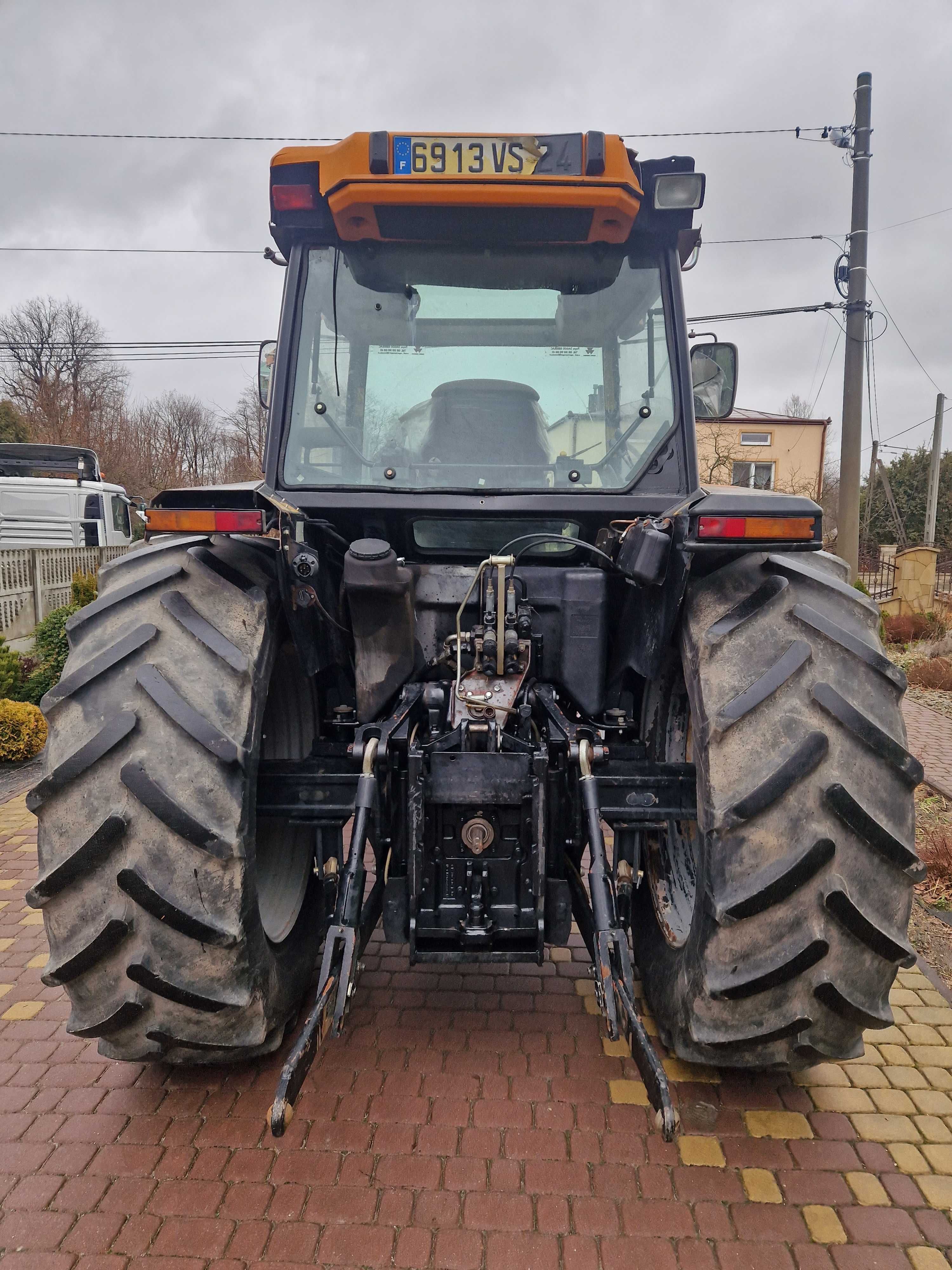 Ciągnik Massey Ferguson 6265