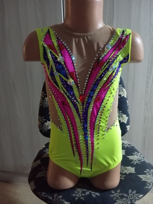 Продам купальник для художньої гімнастики