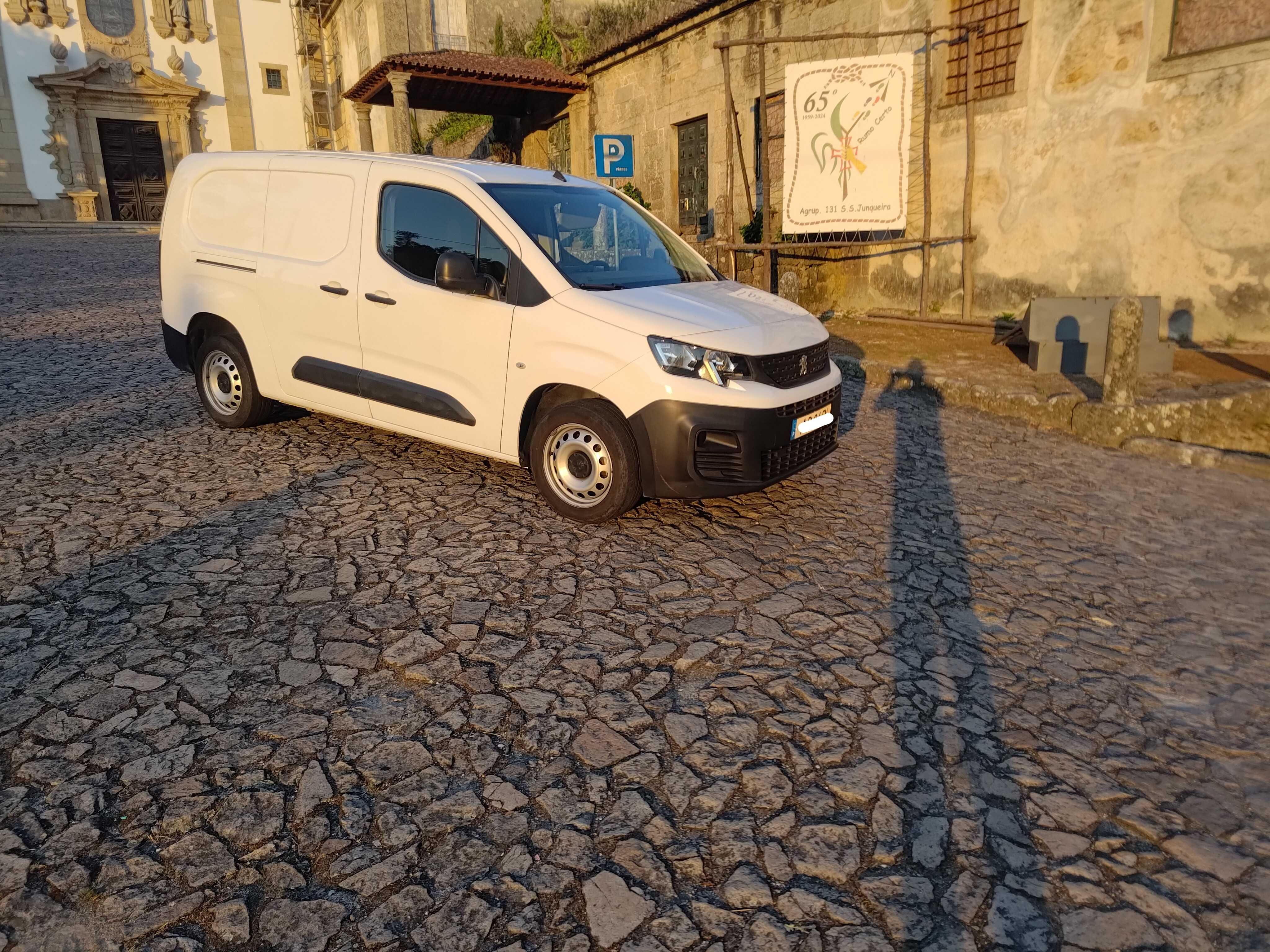 Peugeot Partner 1.5HDI Novembro 2020 Pro longa 3 lugares