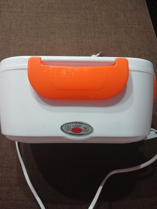 Електричний ланчбокс