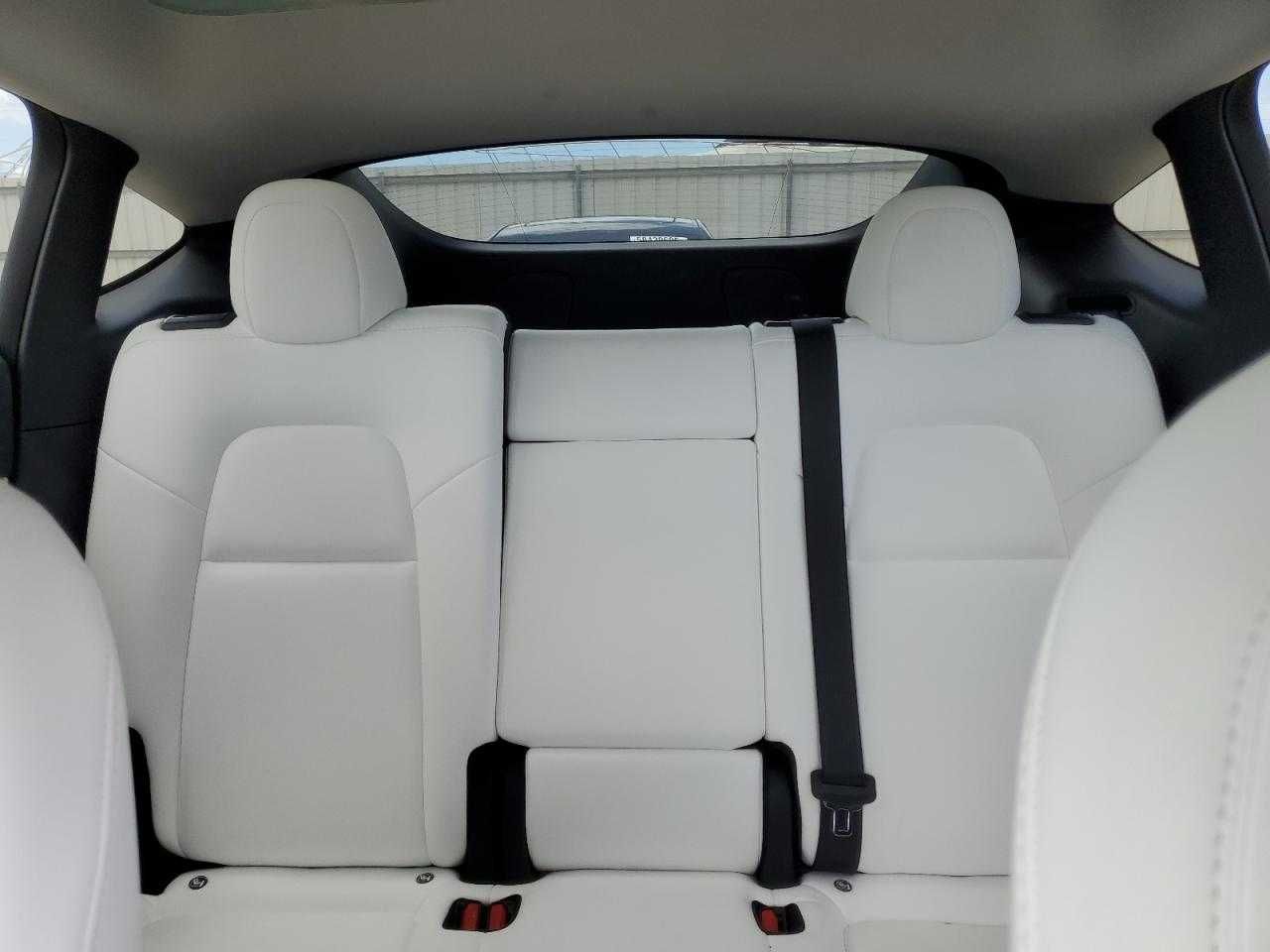 Tesla Model Y (2022)