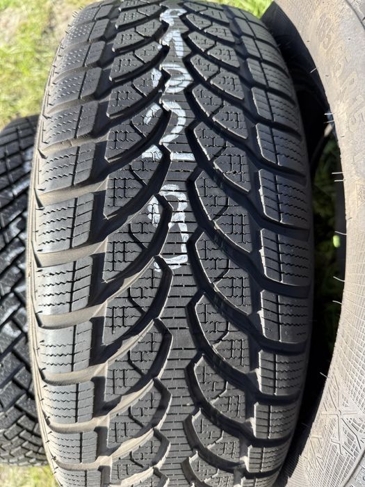 Opona zimowa 205/60/16 Bridgestone Blizzak LM 32 1szt 7mm