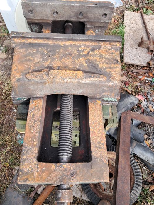 Тіски станочні 320-400 мм