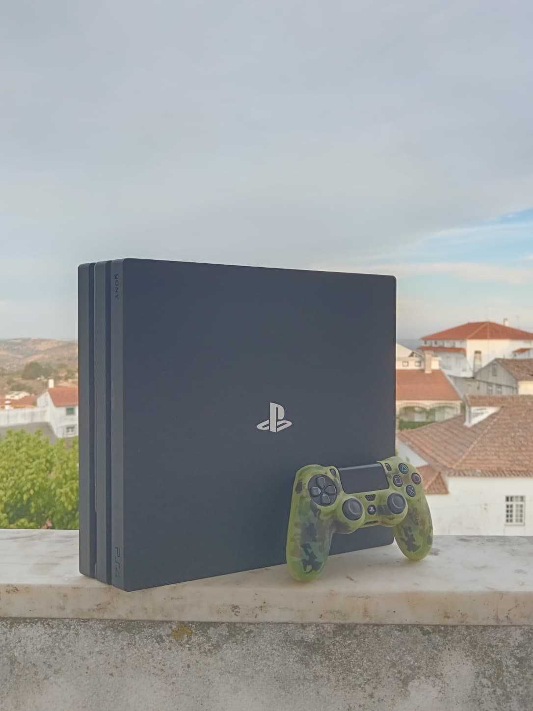 Conjunto PS4+Comando original com capa+3 Jogos