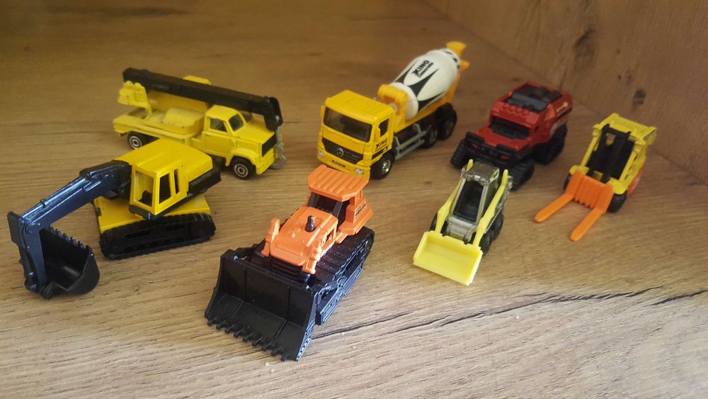 zestaw budowlany 7 pojazdów matchbox majorette kopartka spychacz beton