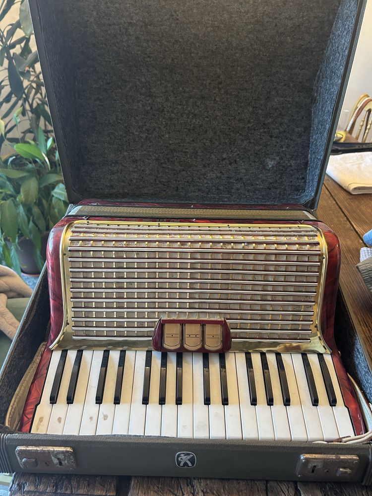 Acordeão Hohner Arietta