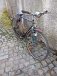 Vendo esta bicicleta muita bonita antiga bom estado