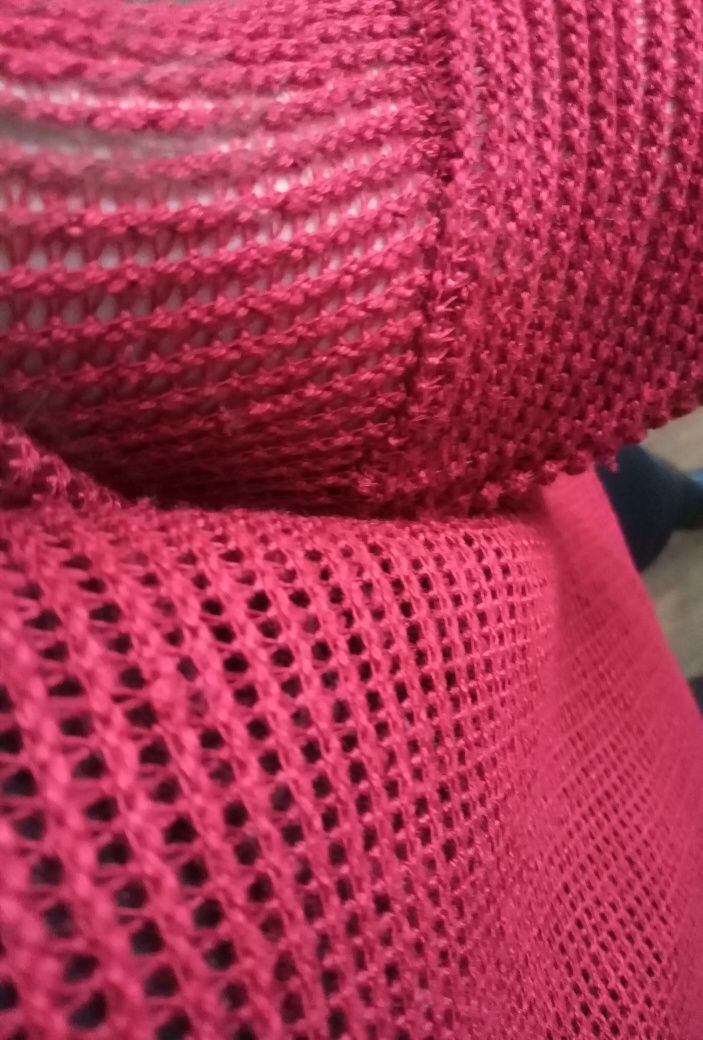 Ażurowy czerwony sweterek UK8