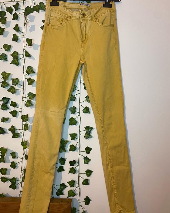 Calças jeans ganga e cor