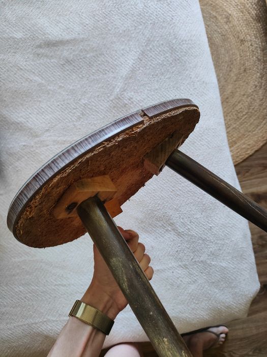 kwietnik stolik pomocnik PRL patyczak trójnóg