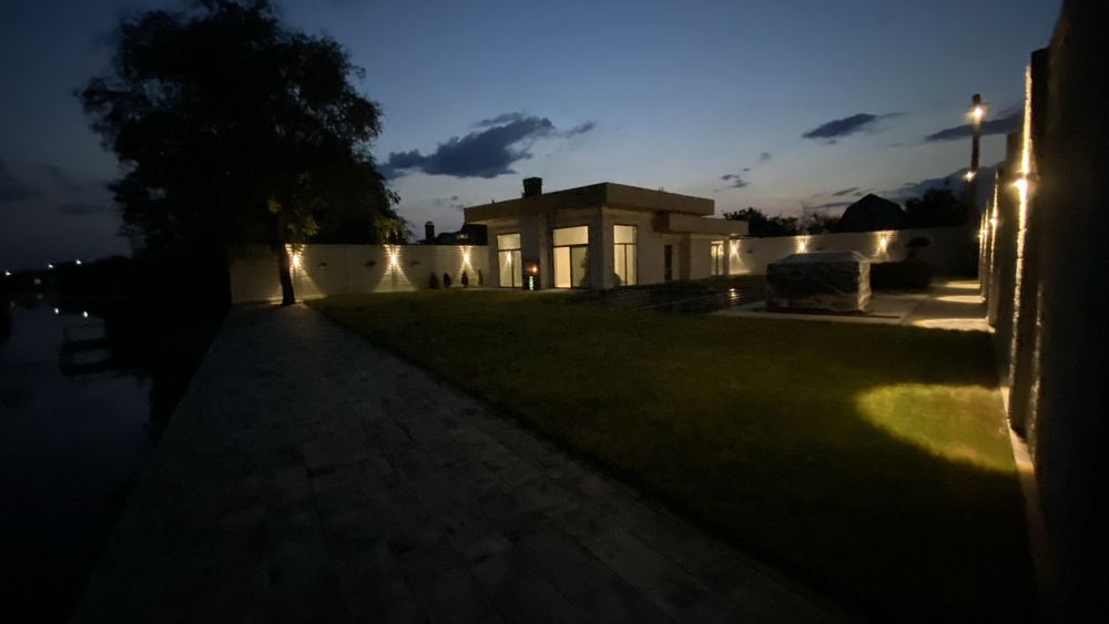 Дом у реки с бассейном и причалом — Самаровка