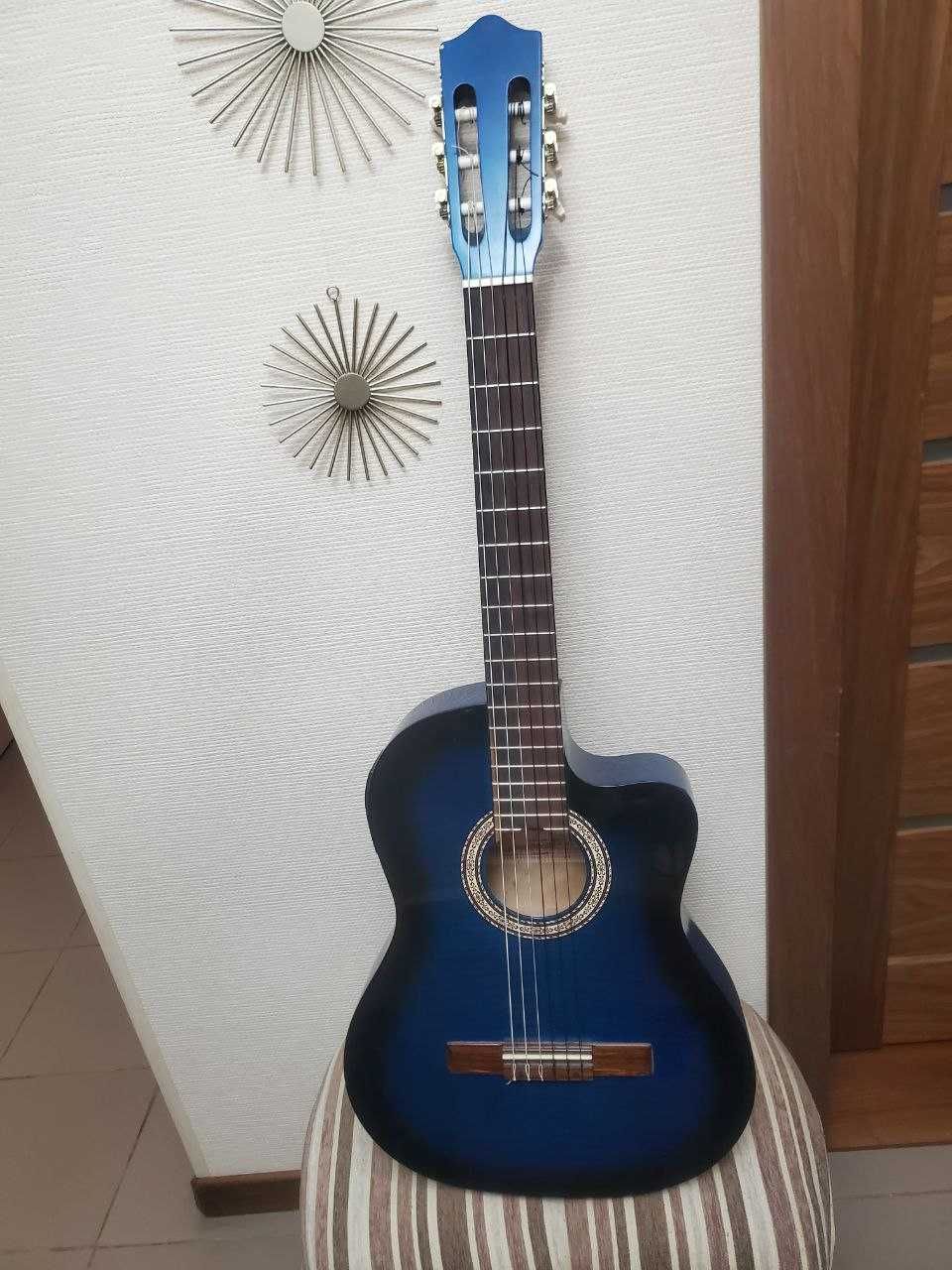 Stagg C546TCE BLS,электро акустическая классическая гитара с датчиком.