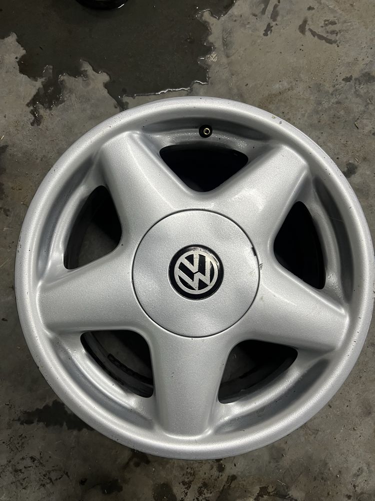 Felgi aluminowe alufelgi vw 15’’ 5x112 7J 37et