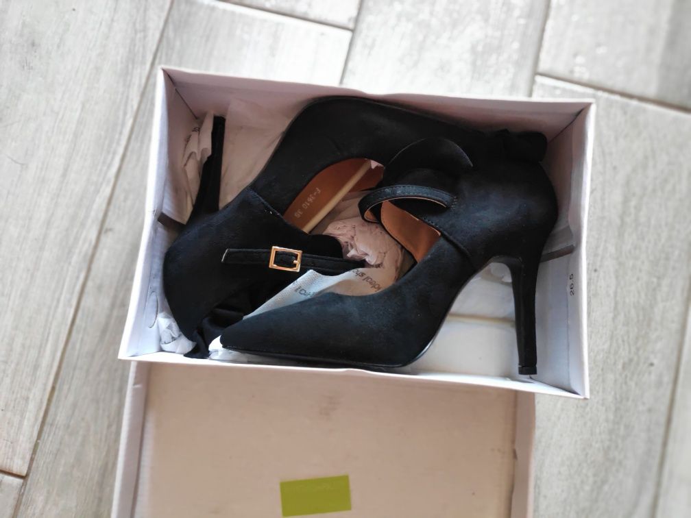 Nowe Szpilki obcasy buty 38 czarne zamsz wizytowe eleganckie