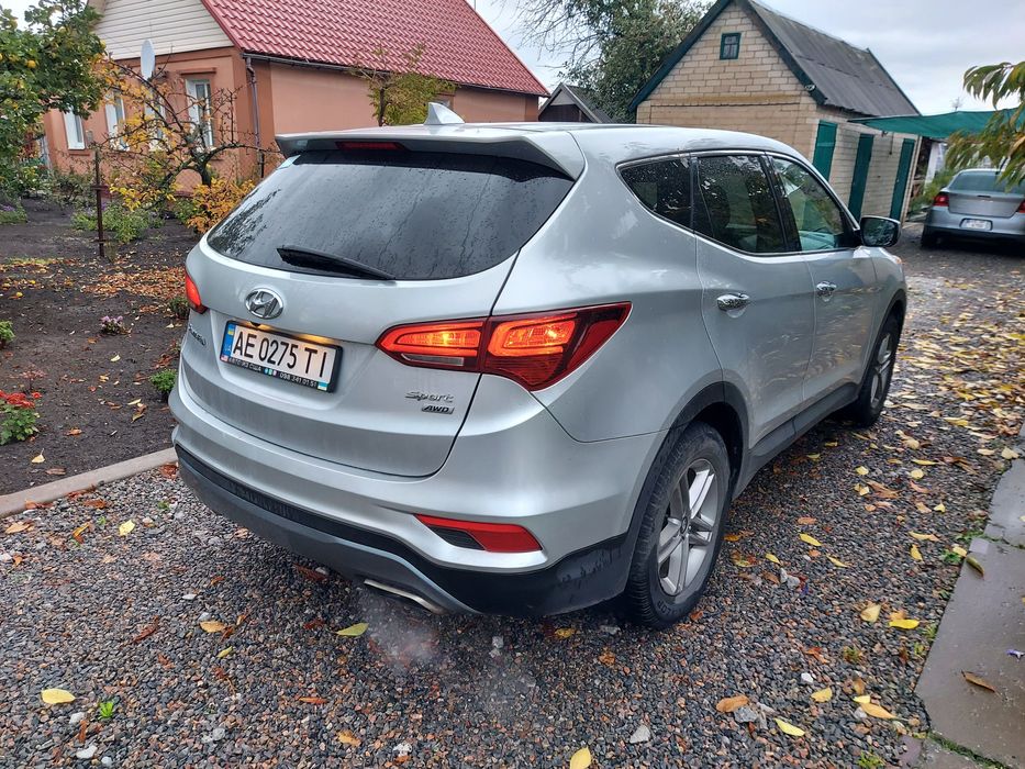 Продам Hyundai SantaFE 2017