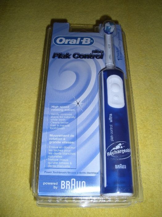 Электрическая зубная щётка “Braun Oral-B Plak Control Ultra”.