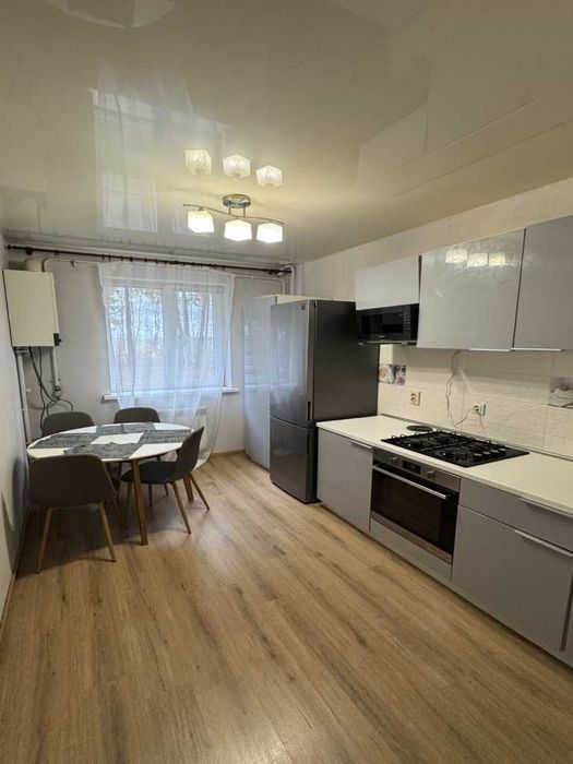 1к! квартира, ЖК Садовий, 1/9 поверх, 43 м2, євроремонт, все залишають