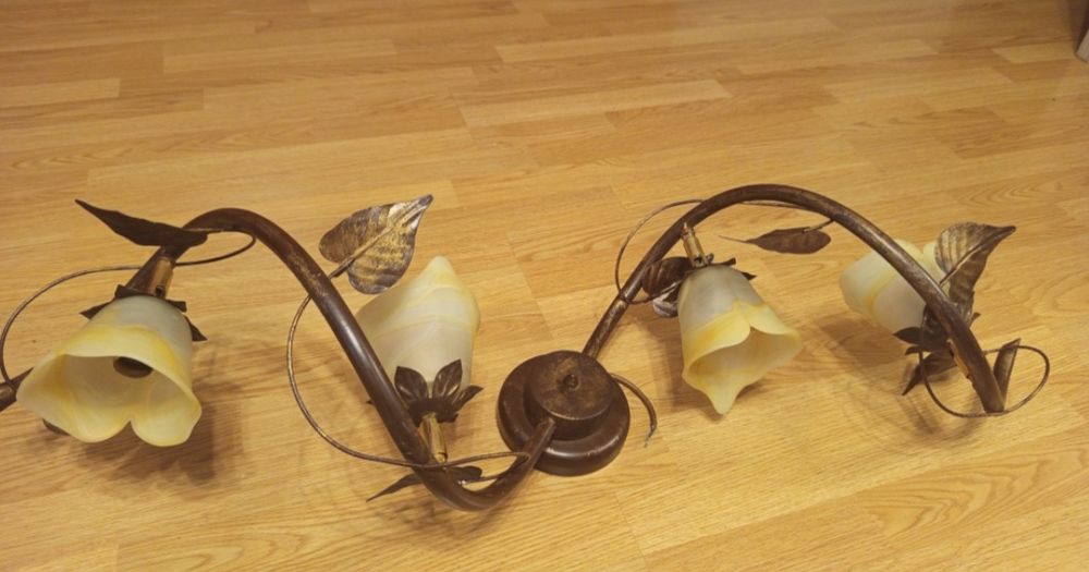 Lampa sufitowa-punktowa