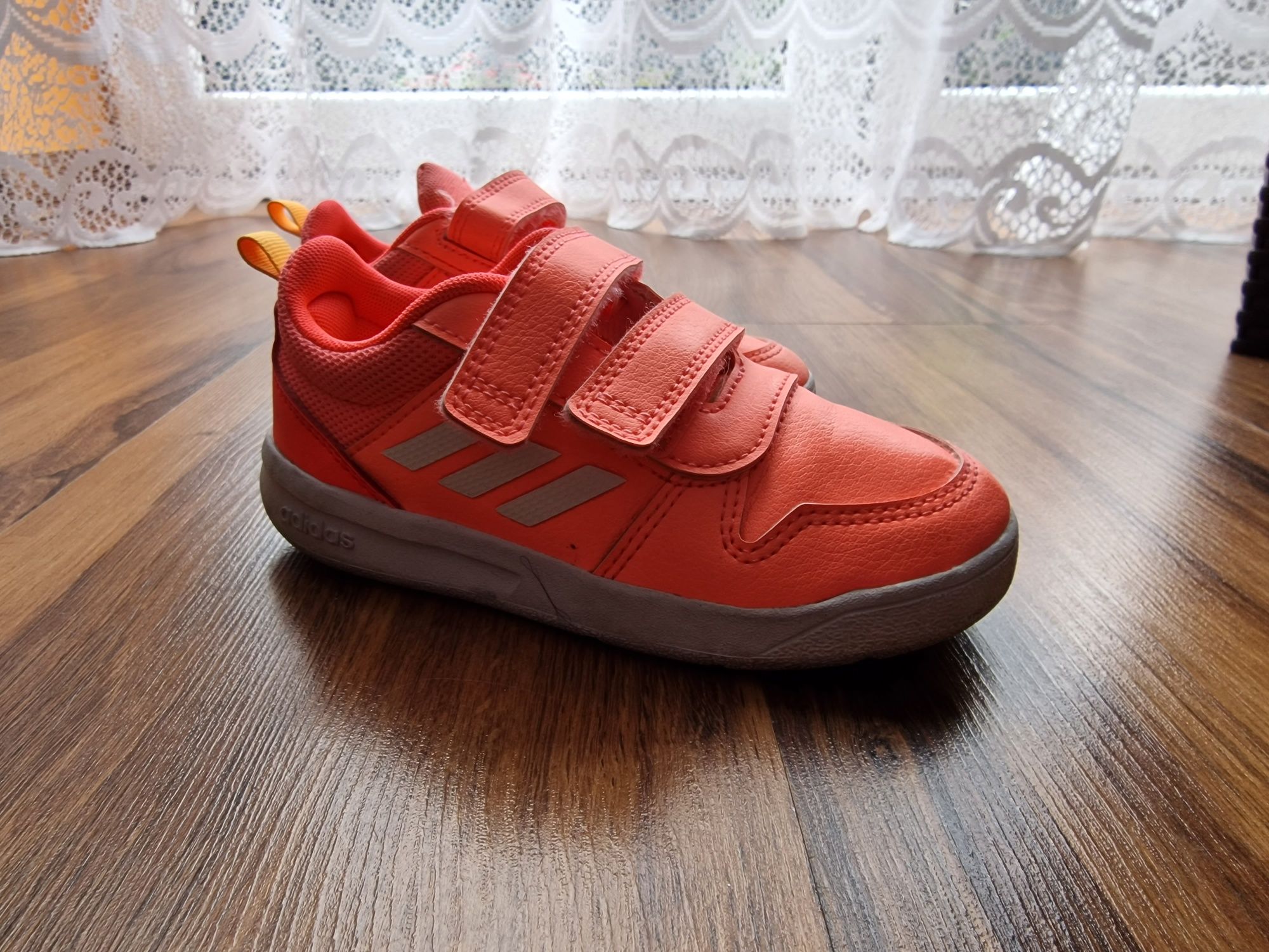 Adidasy rozmiar 26 dla dziewczynki