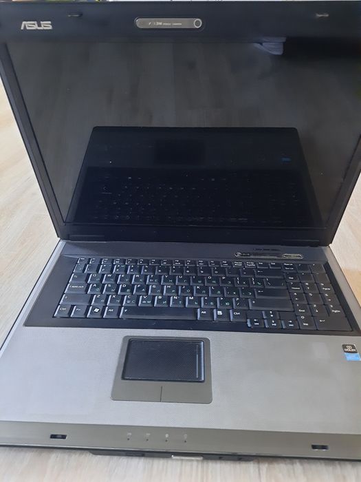 Ноутбук+зарядний пристрій