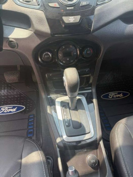 Ford Fiesta Titanium      2014