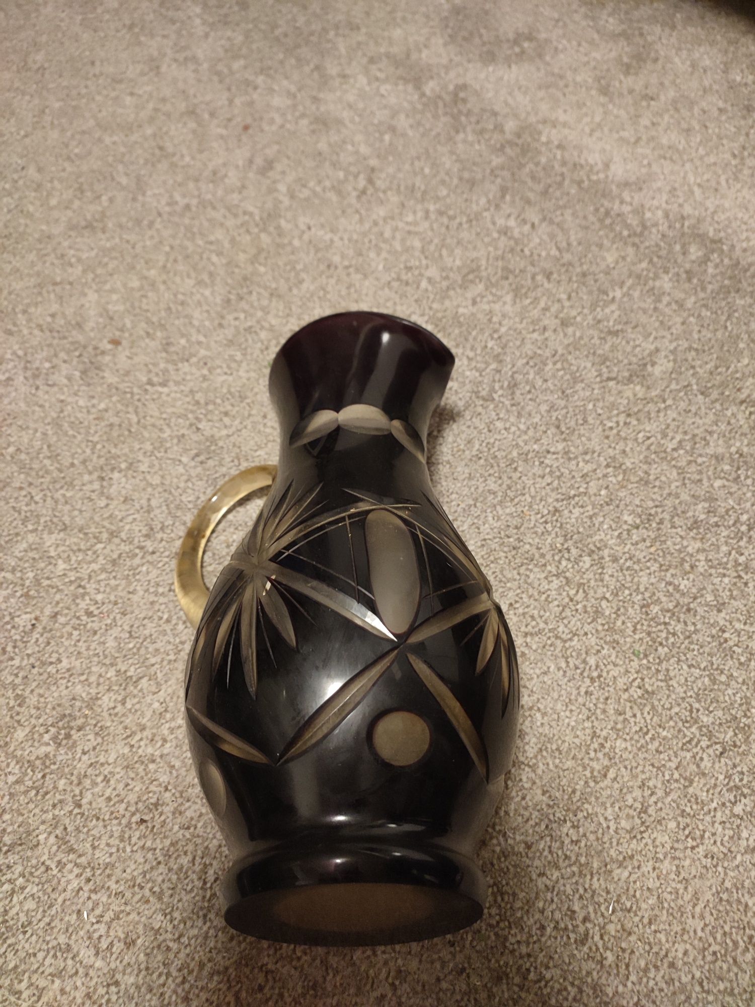 Kryształowy wazon czarny