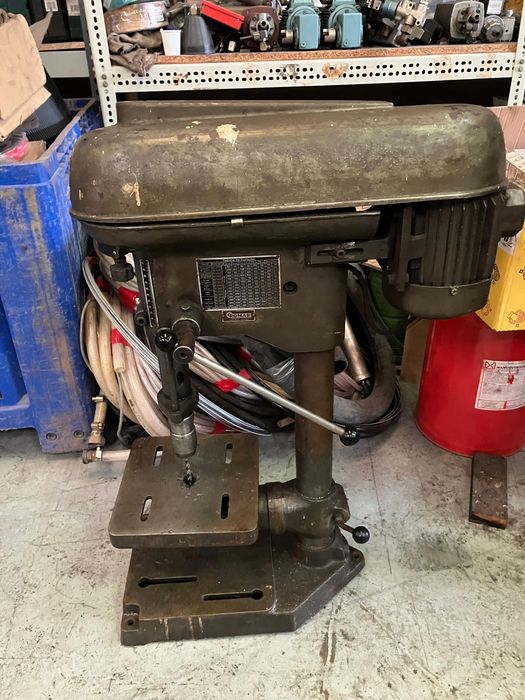 Vendo Máquina de furar