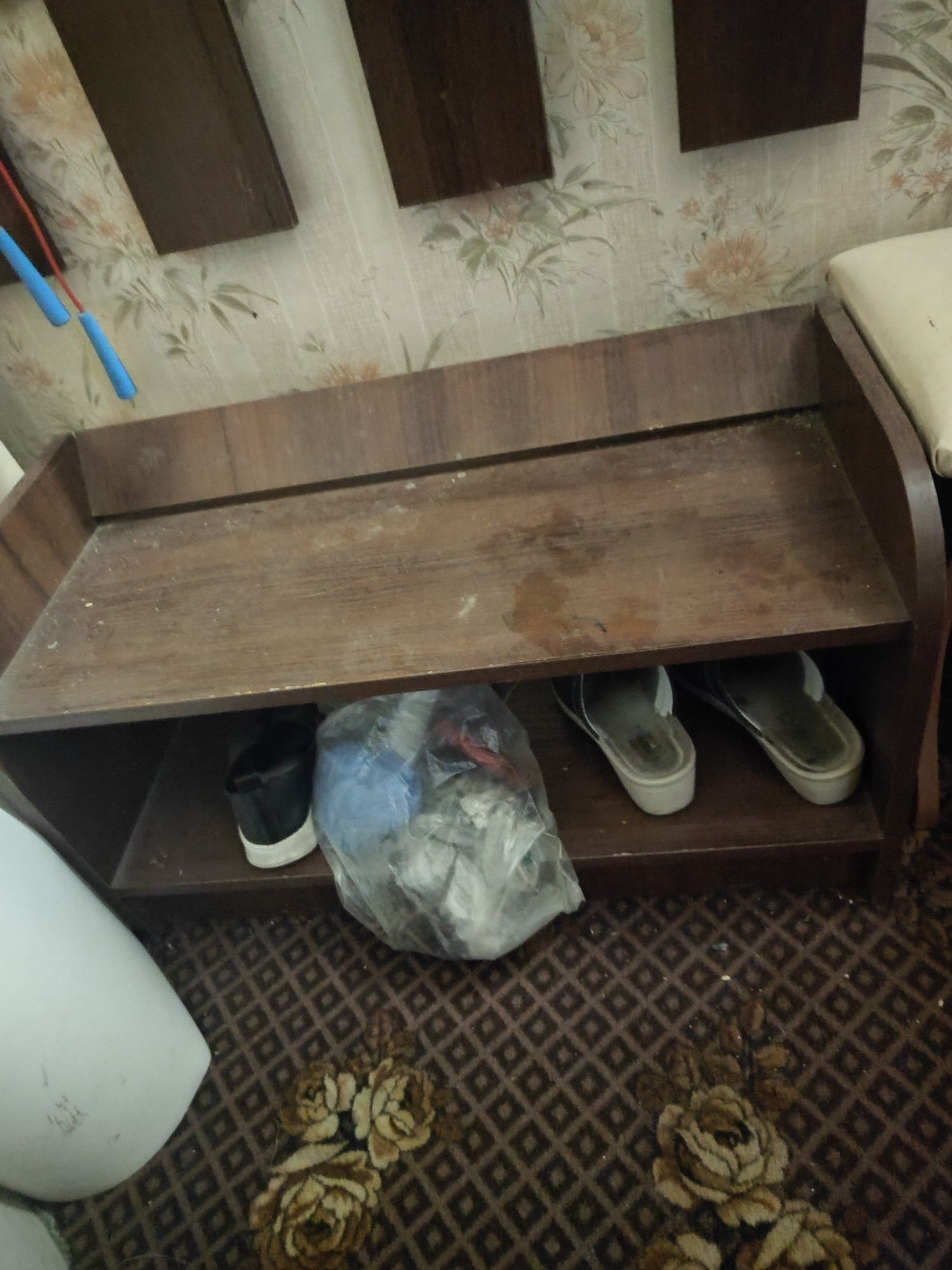 Вешалка для верхней одежды и тумба под обувь