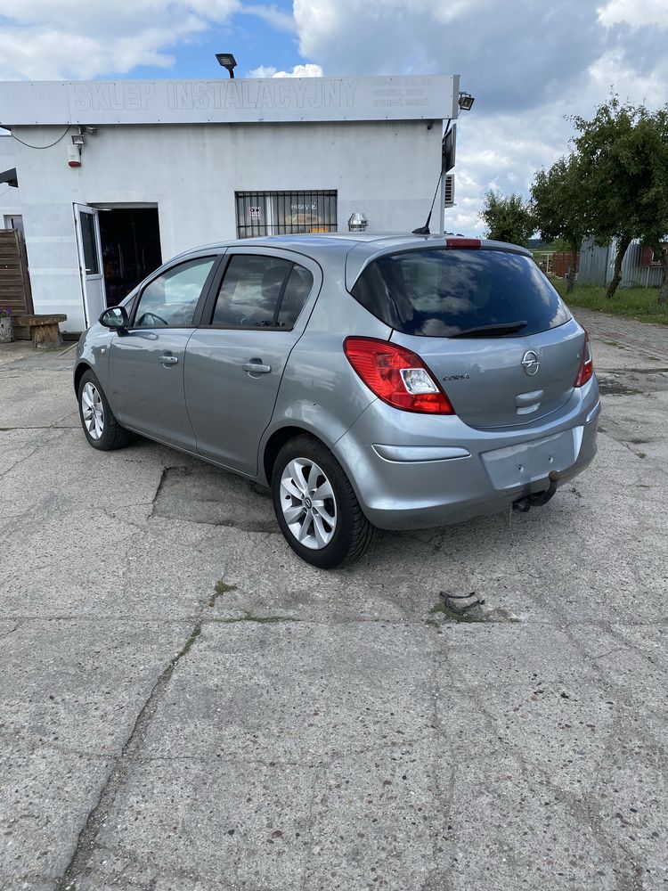 Opel Corsa! 1.3 cdti! Navi! Klima! Hak