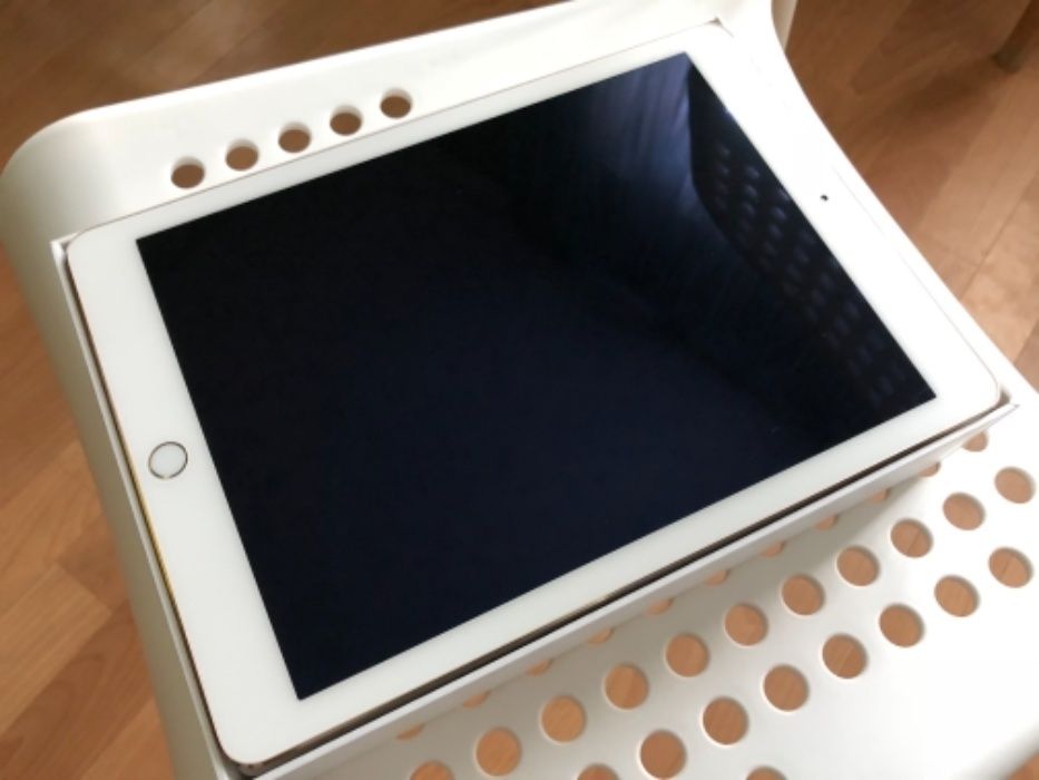 Планшет Apple iPad 128Gb Gold