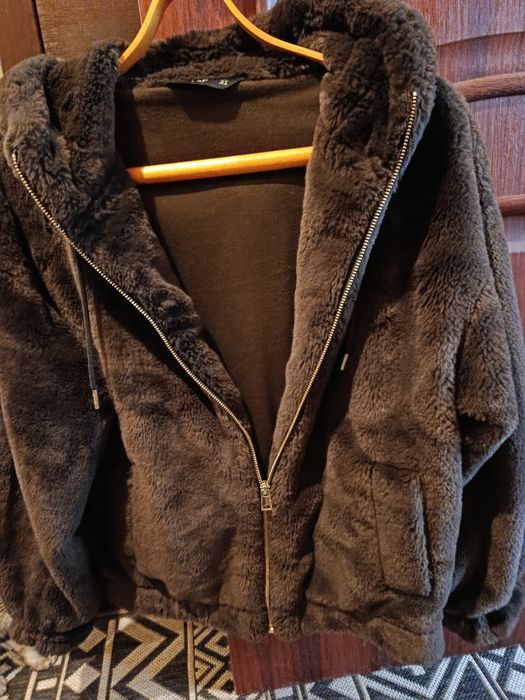 Продам шубку коричневу,коротку