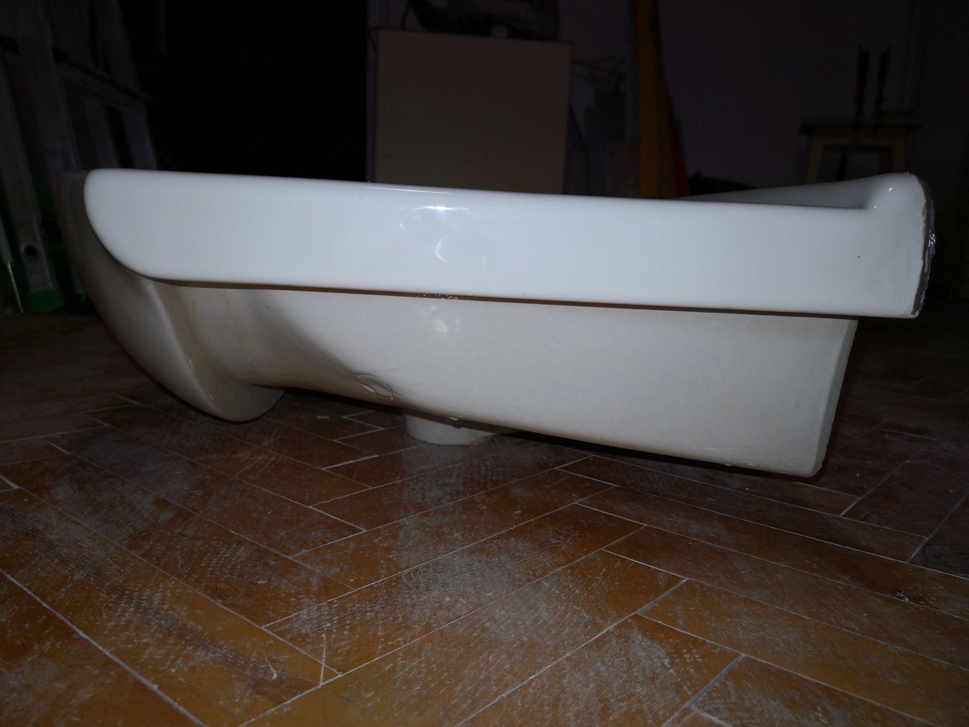 Umywalka porcelanowa 50 cm naszafkowa