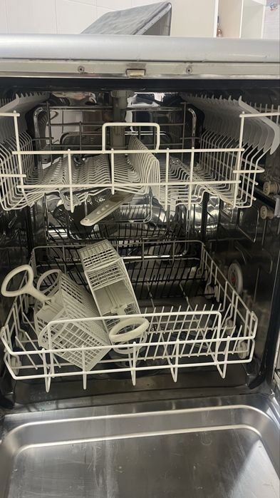 Máquina lava loiça para peças