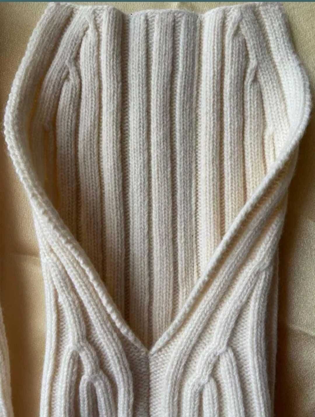 Рукава Calvin Klein Італія  нові теплі розмір М жилет безрукавка