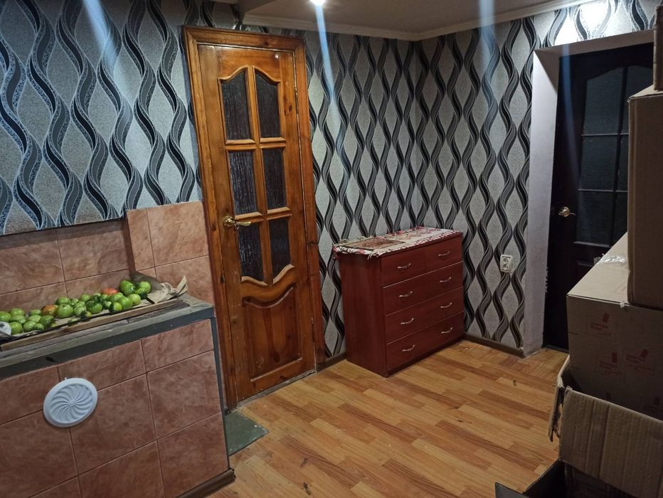 Продам 2 будинка в одному дворі з усіма зручностями..