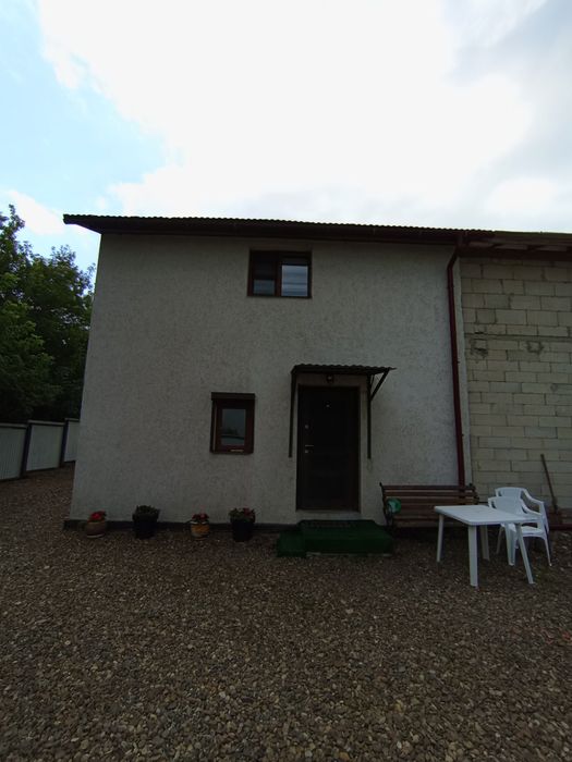 Продається 2-х поверховий будинок з євроремонтом