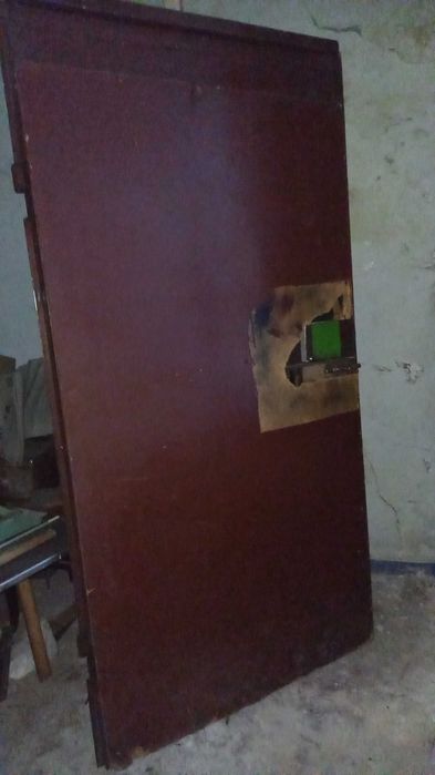 Двері металеві метрові,двери металические