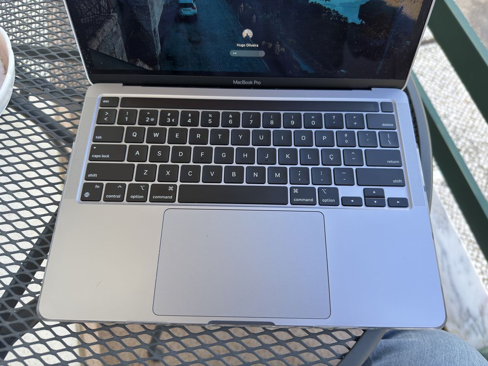 MacBook Pro 13” M1 (2020) – 8GB RAM, 500GB SSD – Excelente Estado