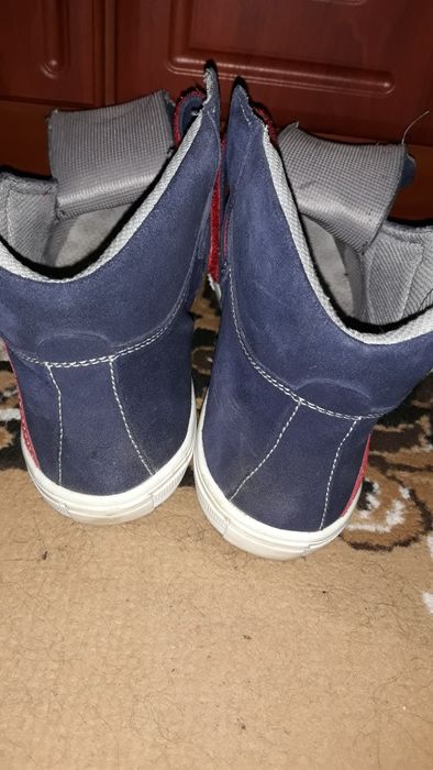 Продам  кеды  б/у.