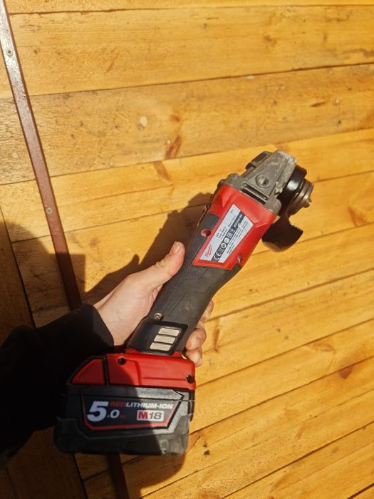 Продам ушм milwaukee +акб