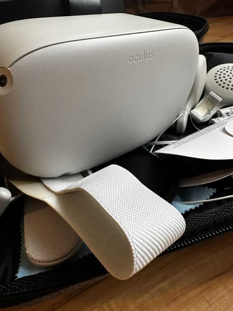 Gogle VR Meta Quest 2 (Oculus Quest 2) — pełny zestaw