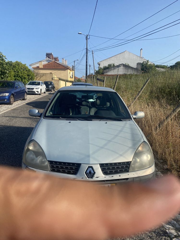 Clio 2001 gasolina