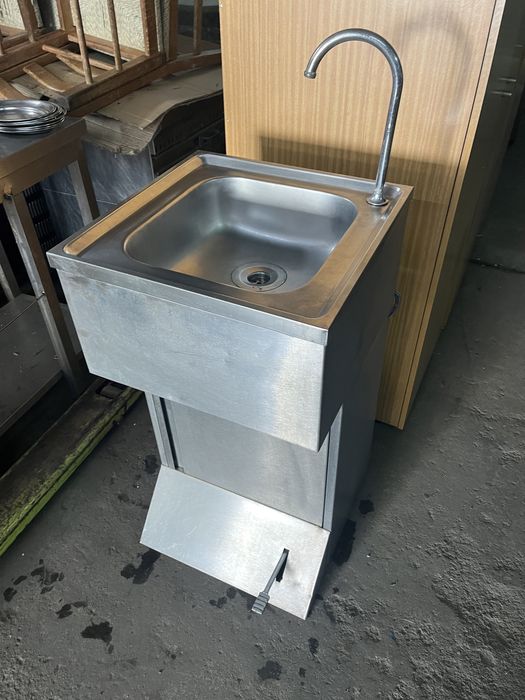 Pio em inox de Pedal com armario 50cm x 50cm